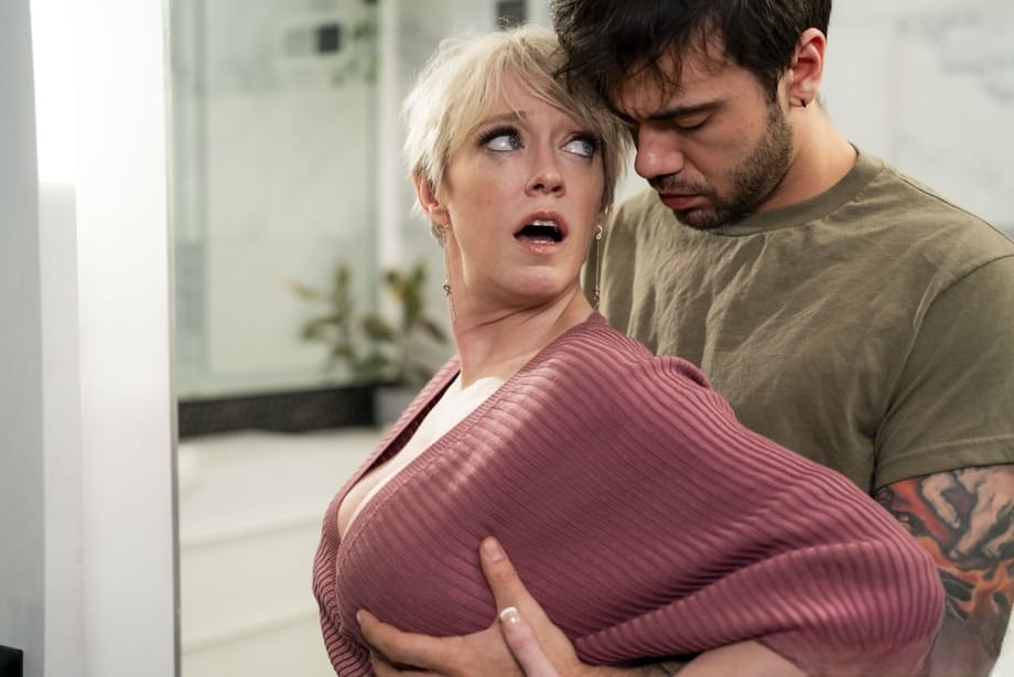 Dee Williams wild orgasm surge feels her DD tits bouncing with deep hard thrusts - 7