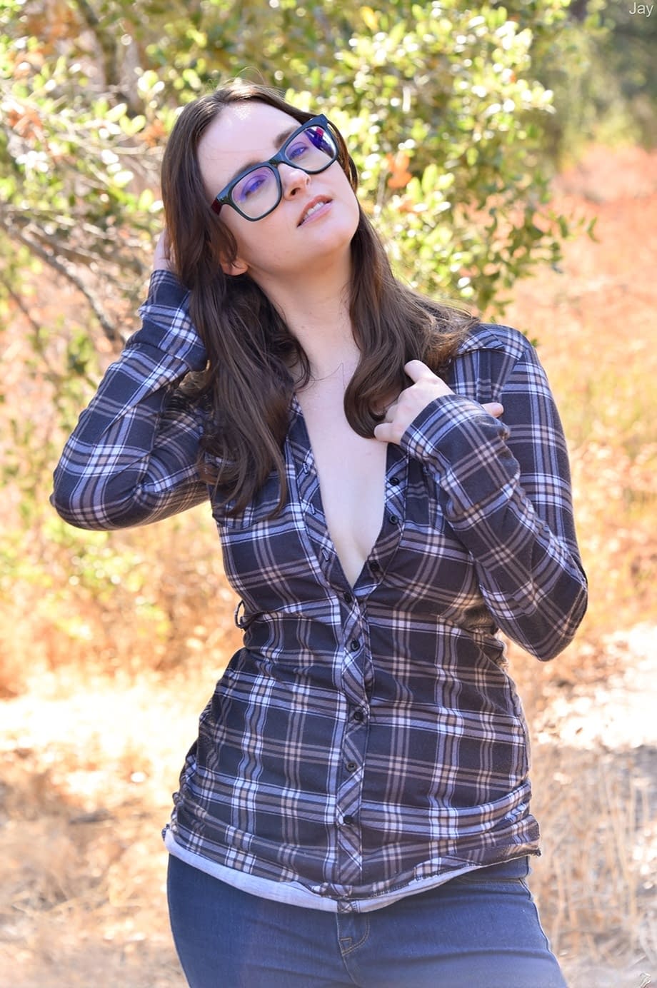 Explicit nature teaser starring MILF Jay Taylor massaging her luscious natural tits outdoors - 3