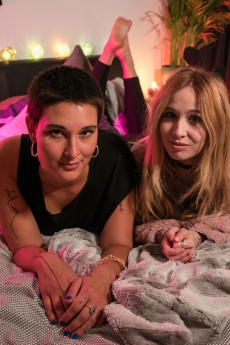 Amba and her GF get naked together in steamy lesbian teasing - 8