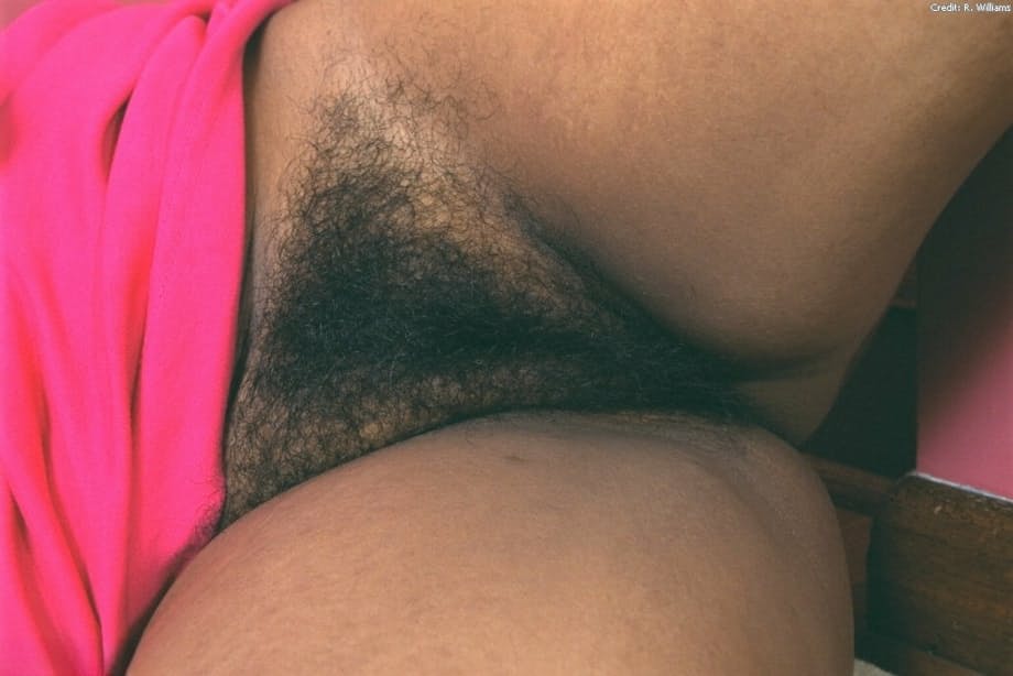 Valeria's thick black beaver exposed by juicy ebony ebony fingers while flaunting caramel tits - 11