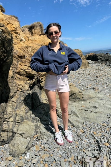 Hot teenage Serena Hill strips completely naked on vacation - 7