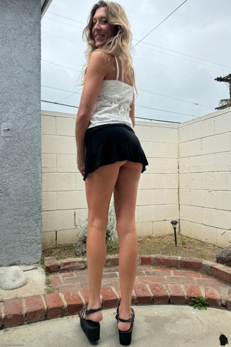 Irresistible Blonde Addison Vodka Naked Heels Dropped Passionately Teasing Her Creamy Pussy - 1