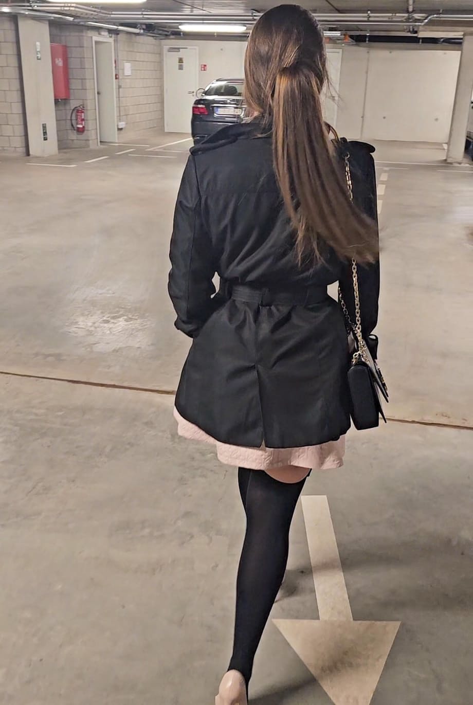 Shadow Rails Hot Belgian MILF en cuatro patas para Creampie Negra Espeso - 1