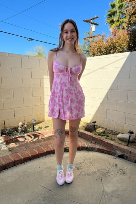 Melanie Marie exposes her untouched pink holes, curvy ass and toes in her seductive first time video - 1