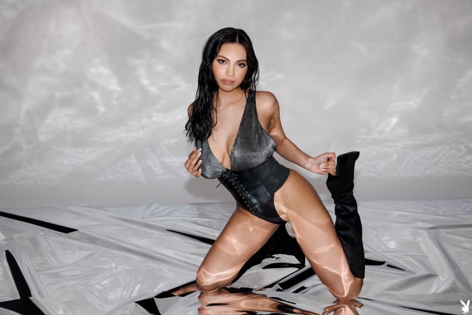Weronika Wabia in un compendio infuocato di pelle nuda sensuale e provocante - 16