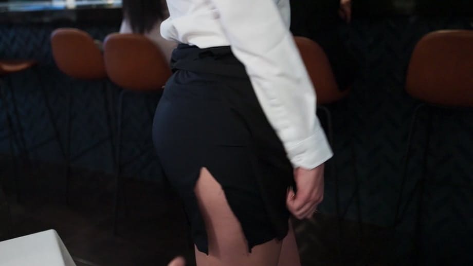 Dakota Quinn enjoys intense lesbian passion with Scarlett Rose during dinner - 1