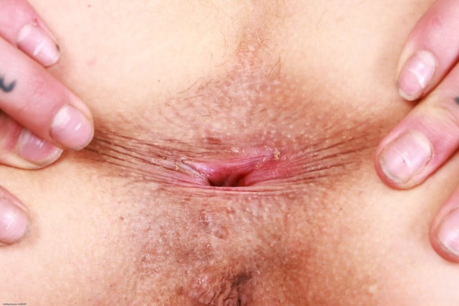 Dylan Moore's blonde beauty explodes as she selfishly exposes her pretty pink pussy - 15