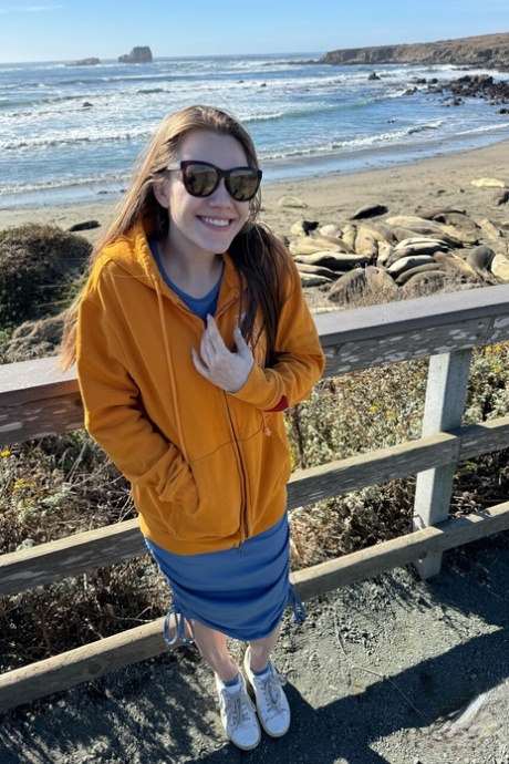Rose Carter exposes everything in her seductive ocean nude selfie - 8