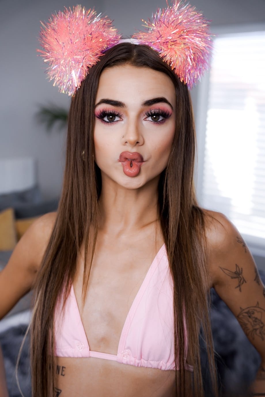 Cute teen Nikki Nicole uncovers her tiny tits before hardcore sex