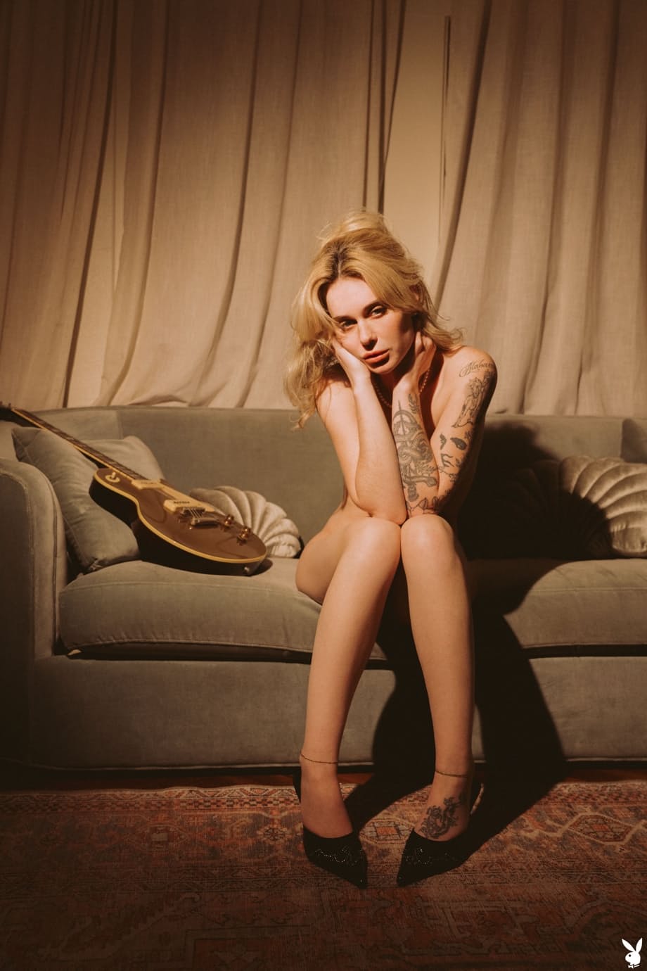 Mira a la seductora y tentadora Ryan Hadarah desnudarse y lucir sus tetas perfectas y respingonas de forma erótica para ti - 17