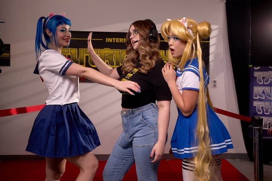 Codi Vore joins Lulu Chu to double-team Jewelz Blu in a wild futa cosplay threesome - 9