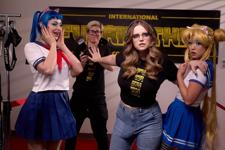 Codi Vore joins Lulu Chu to double-team Jewelz Blu in a wild futa cosplay threesome - 11