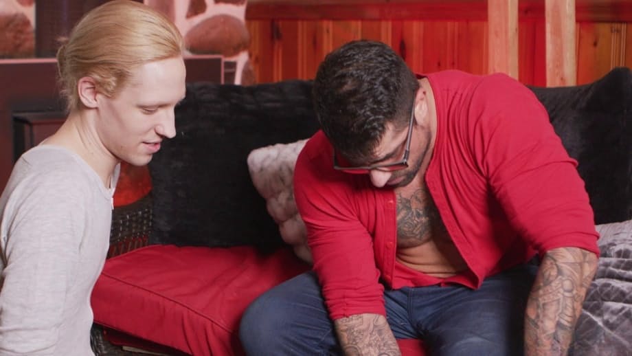 Alex Duca, également connu sous le nom de Ryan Bones, défonce le cul affamé du rouquin Troy River avec sa queue tatouée. - 10