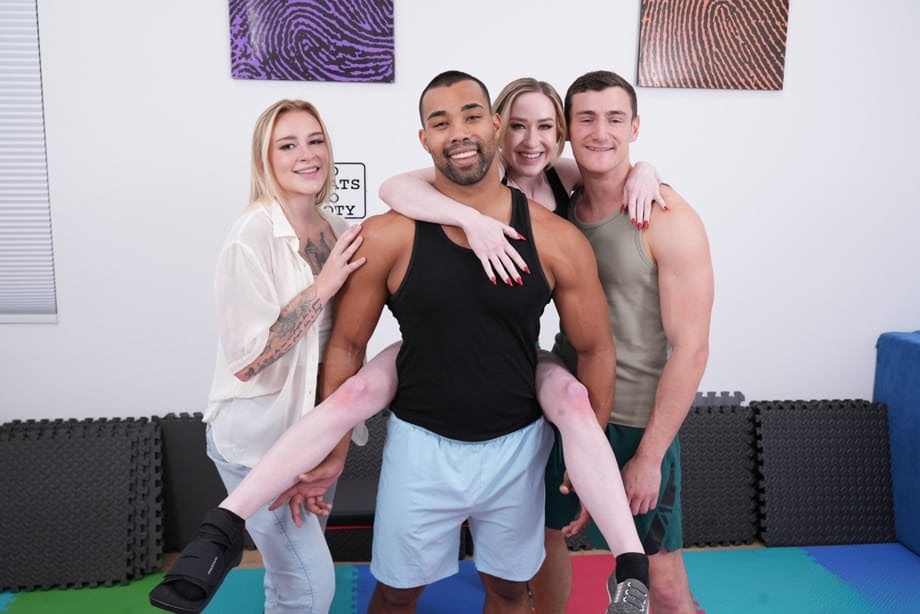 La atlética rubia Alaina Taylor arde en una intensa penetración doble interracial - 10