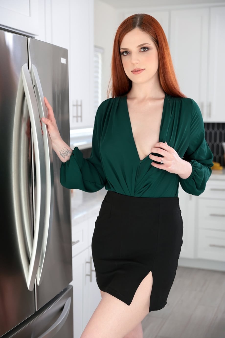 Scarlett Mae, la chatte béante en gros plan Raw POV après avoir été baisée par son beau-fils incestueux - 18