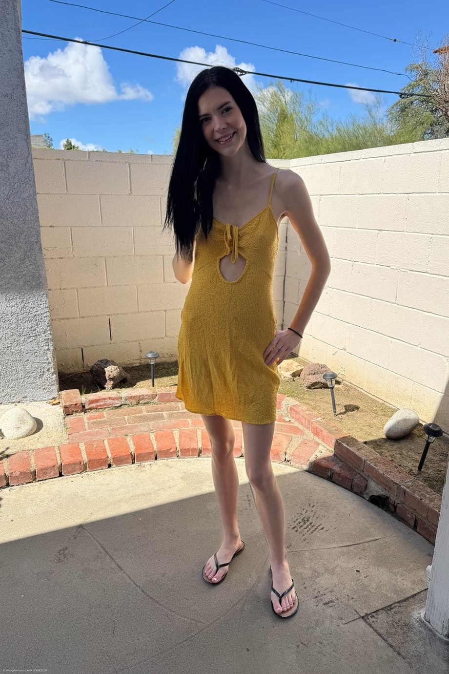 Amateur brunette Bella Nova shows her pretty pussy and flat chest while naked