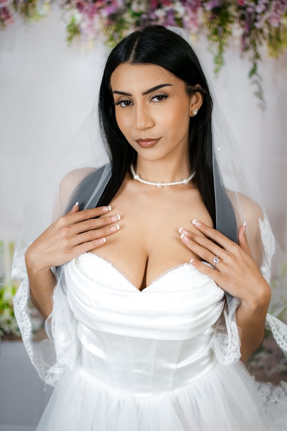 Dark Haired Bride Roxie Sinner Enjoys Passionate Wedding Night Hardcore Fucking - 2