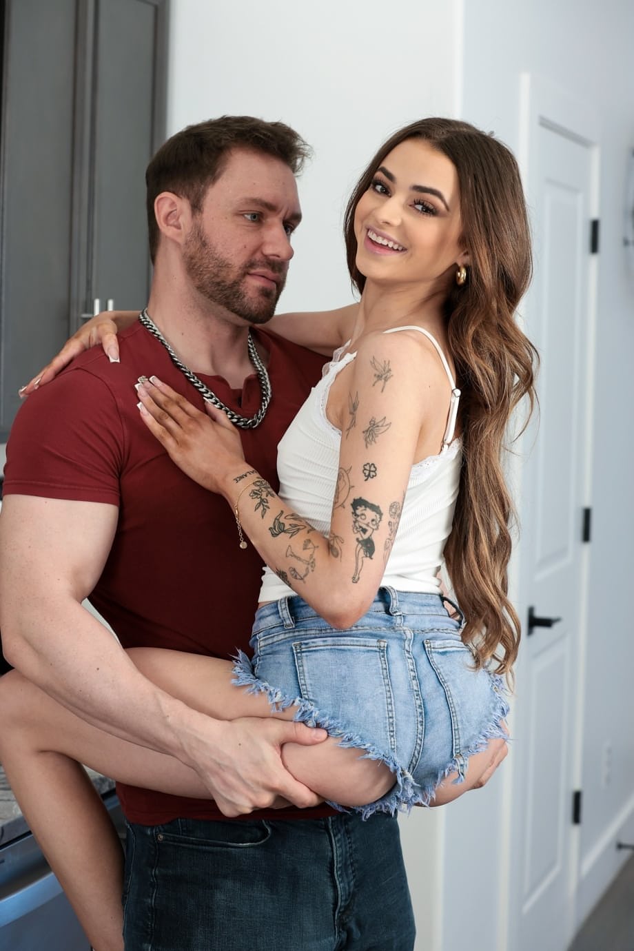 Spring eagerly exposes in cutoff shorts, raw lust with her stepbrother - 9