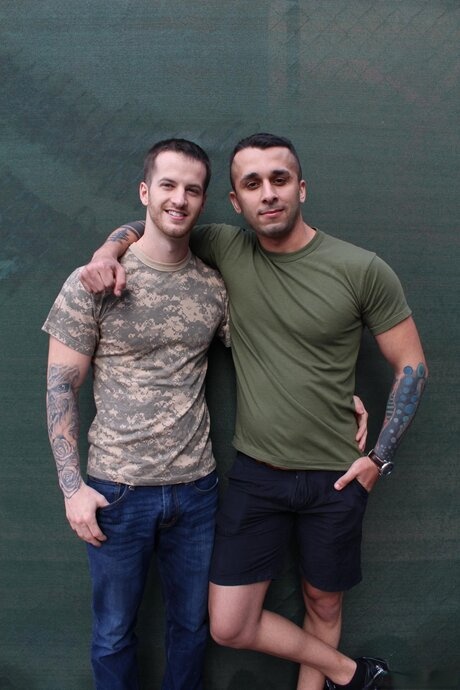 Quentin Gainz pounding deep inside army buddy Laith Inkley - 5