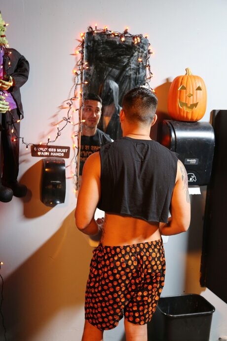 Gay hunks Hunter Vance and Doug Acre pound doggystyle at wild Halloween bash - 2