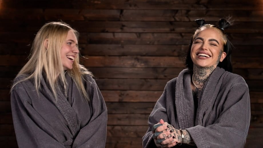 Leigh Raven domina a una rubia sumisa en una intensa sesión lésbica con kink - 17