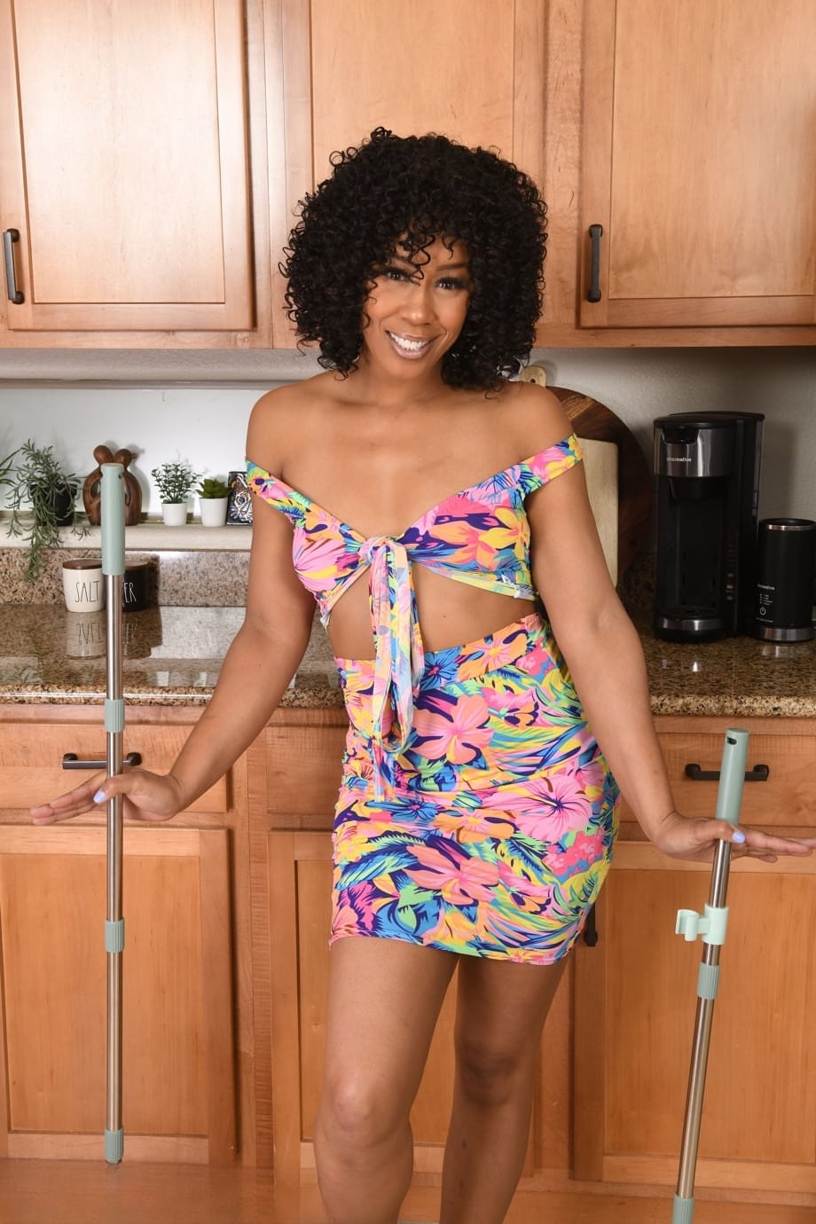 Seductive Misty bares all: naked black goddess thrills on kitchen counter - 1