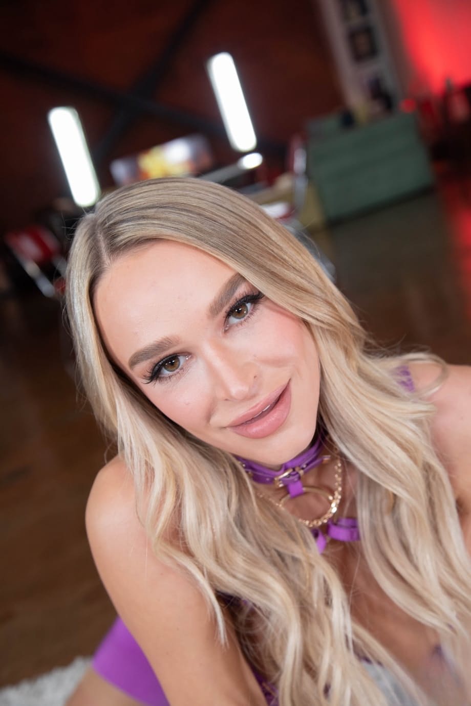Emma Hix's fiery MILF passion explodes in raw hardcore with a massive stud - 3