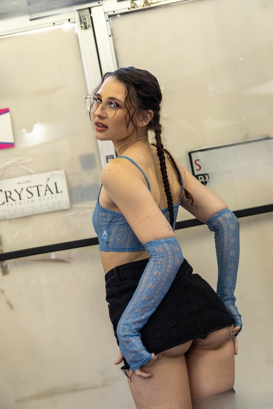 liz jordan blows eager studs in her glasses gloryhole gangbang - 2