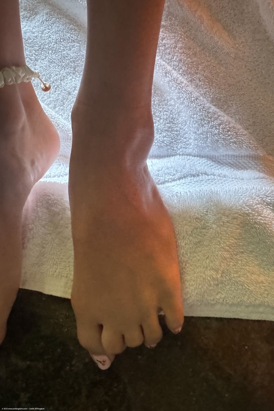 Summer Renee teases her bare feet as she spreads her pink pussy and asshole wide open - 2