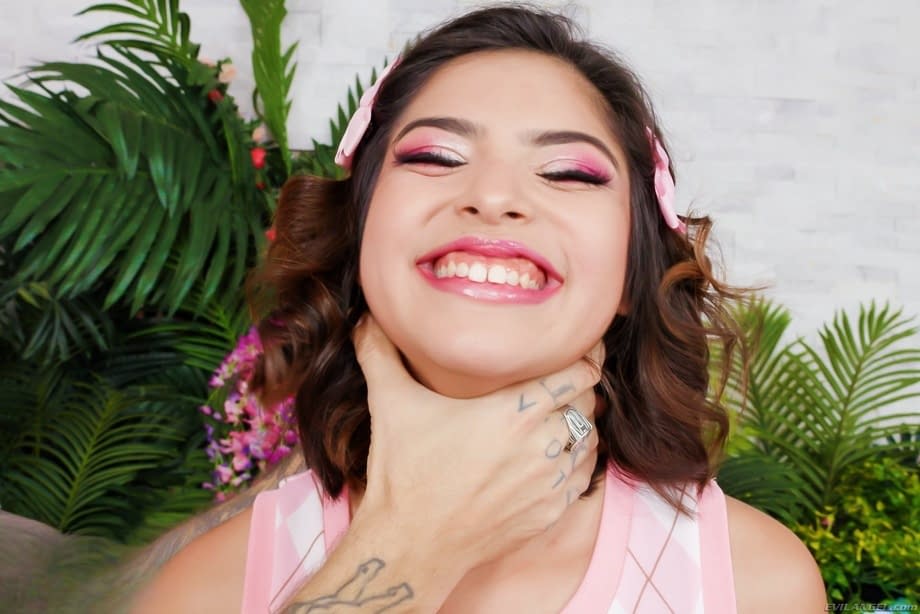 hazel heart troia di cazzo ridotta a succhiare e prendere sborra dopo un sesso brutale inzuppata - 10