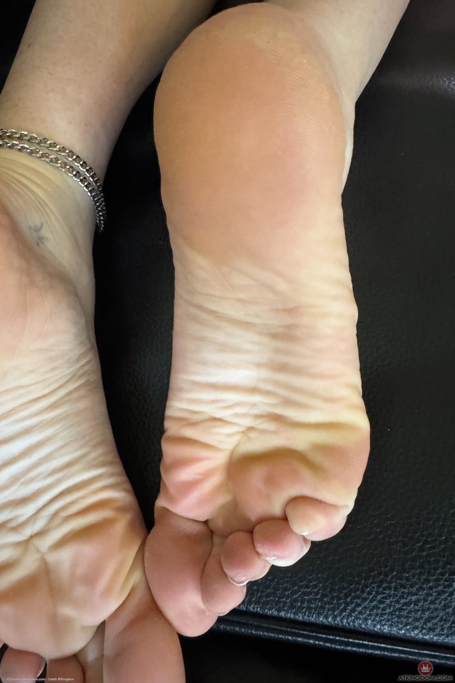 Lucy Foxx unleashes her perfect feet and dripping holes in a wild compilation - 4