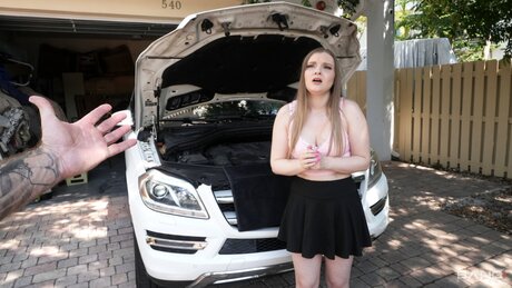 Harlow West offers steamy hardcore pleasure to fix her car - 2