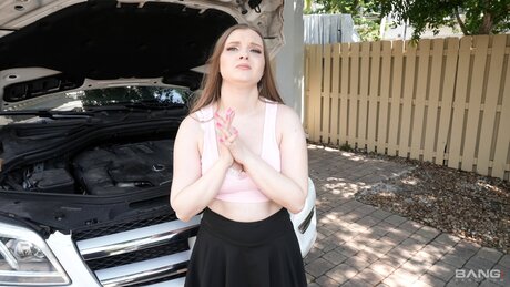 Harlow West offers steamy hardcore pleasure to fix her car - 4