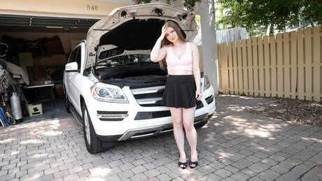Harlow West offers steamy hardcore pleasure to fix her car - 5