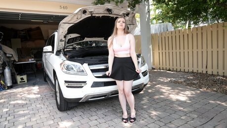 Harlow West offers steamy hardcore pleasure to fix her car - 6