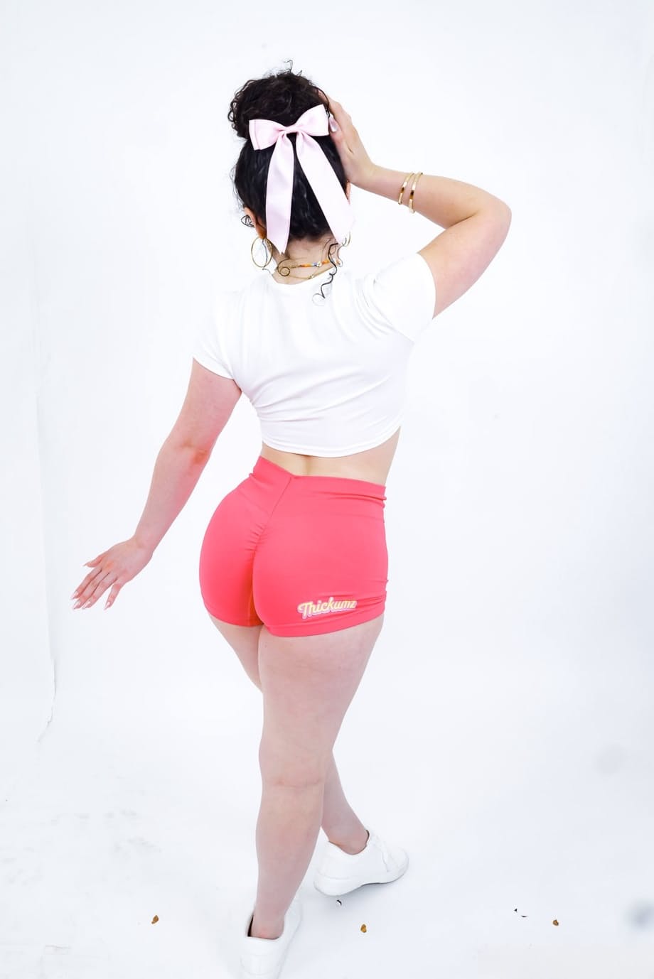 Splendida Latina Pixie Smalls che riceve calda sborra su tutto il suo culetto dopo un intenso scopata - 2