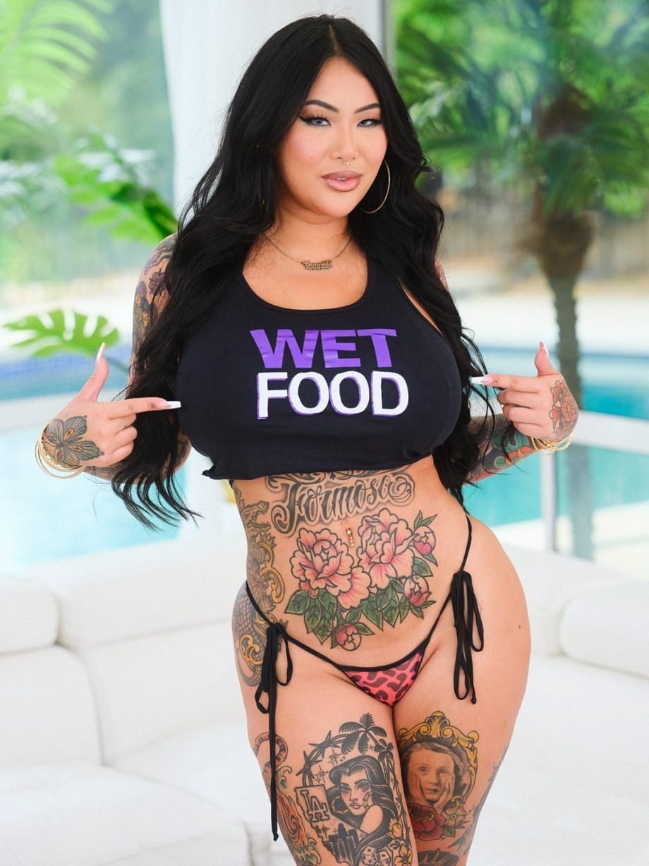 Curvy tattooed Connie Perignon gets lusty with horny BBCs in wild IR suckfest - 1