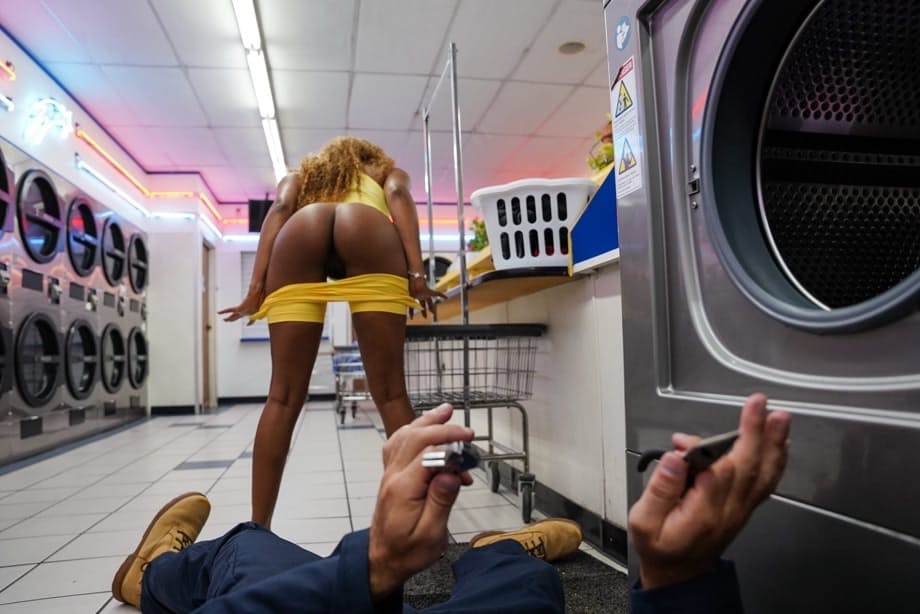 Destiny Mira Tempts Dom Cruise With Curvy Ebony Curves In Risky Public Thrust - 12