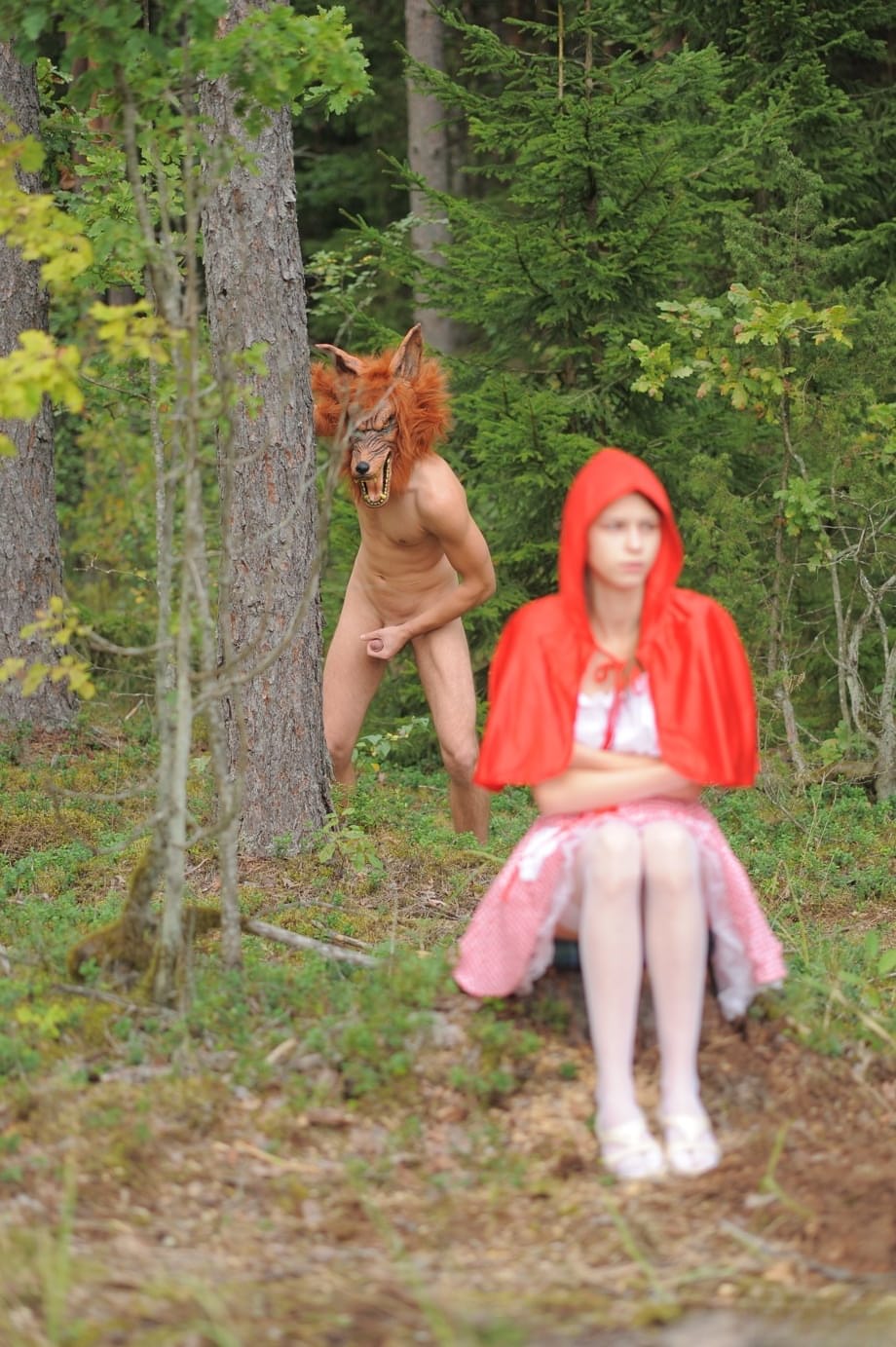 Beata Undine recibiendo embestidas descontroladas durante una diversión al aire libre - 4
