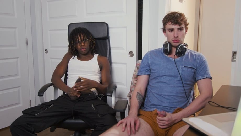 Barebacking Ryan Jacobs and Jade Desire in intense interracial gay hook-up - 6