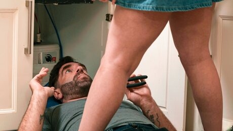 Rachel Ramsey seduce il patrigno in una frenesia di sesso proibito nel letto - 7