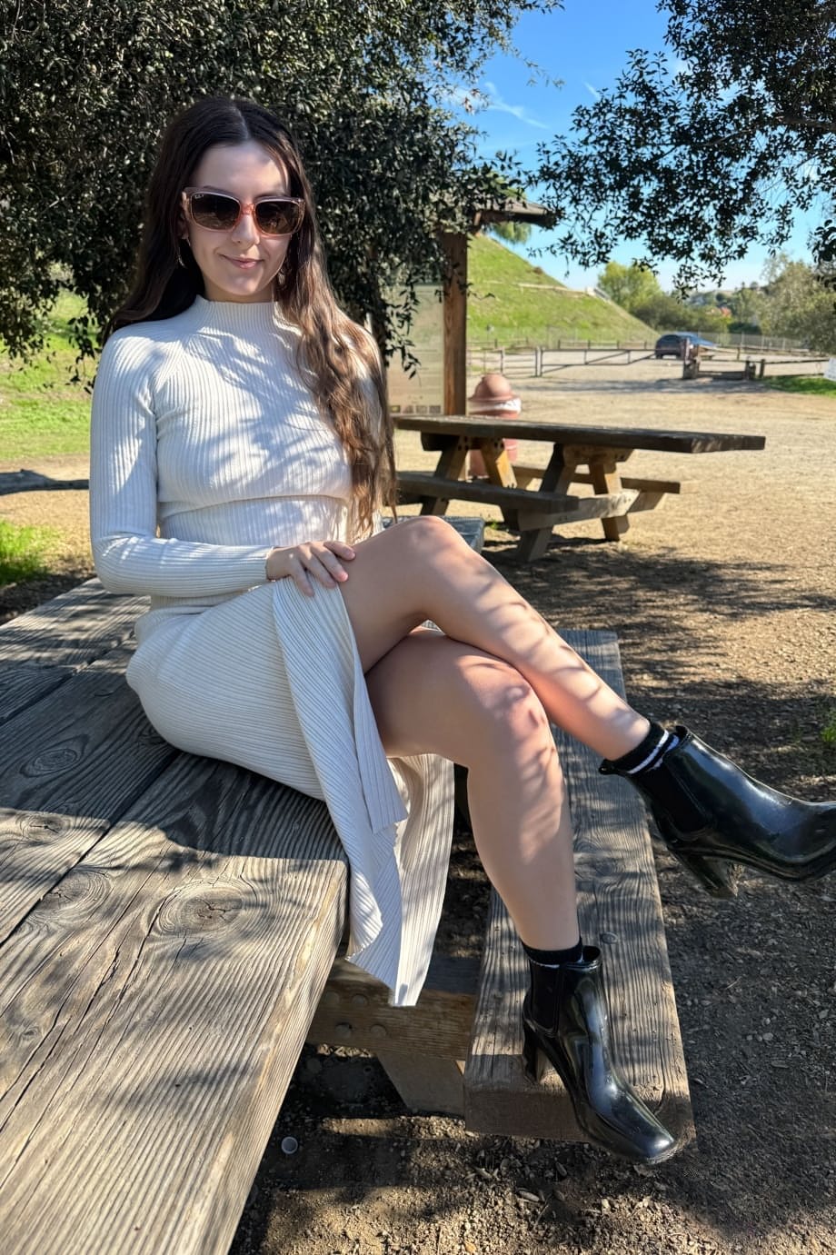 Serena Hill spreads tight holes and wiggly toes in breathtaking close-up view - 18