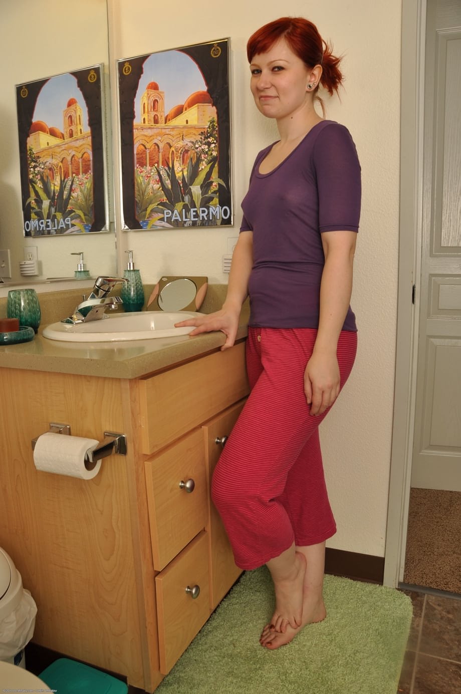 Sadie spreads her hairy pussy for you in the bathroom - 2