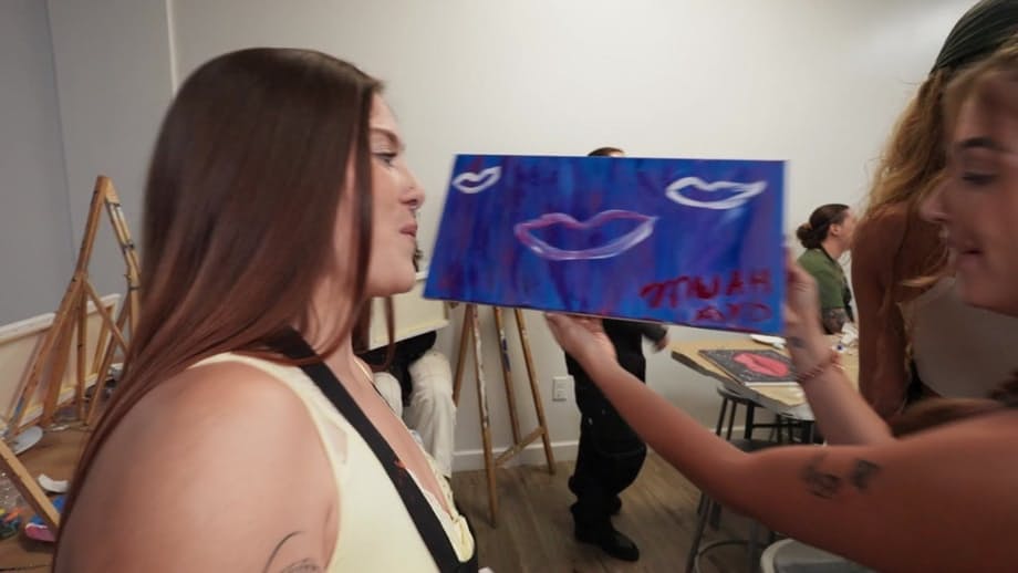 Sensuale volpe ebano Munro Blaxxx fa volentieri un pompino interraziale per poi farsi scopare in POV - 21