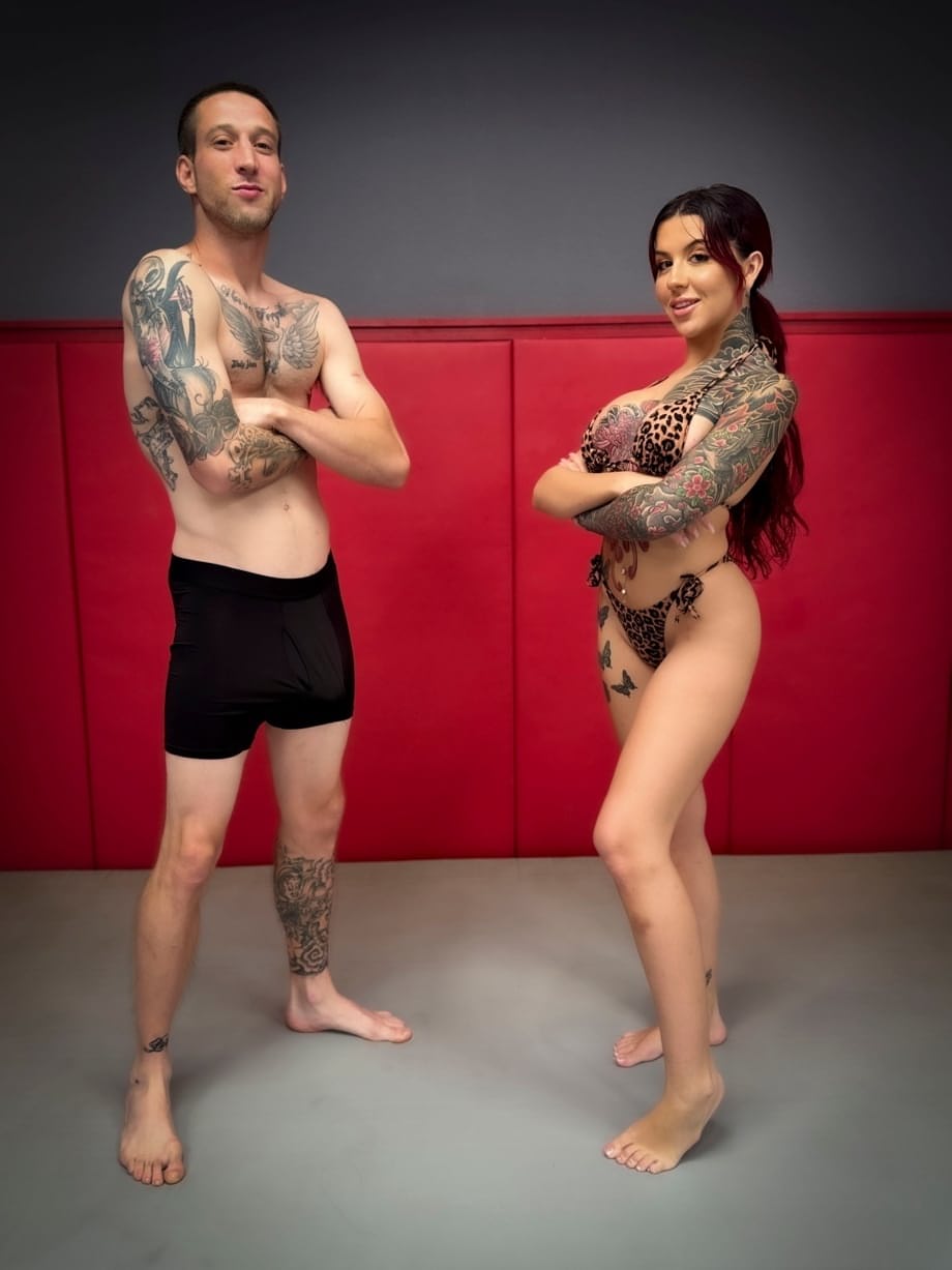 Luna Legend, la combattante tatouée, est mise à nu et baisée pendant le combat de catch - 3