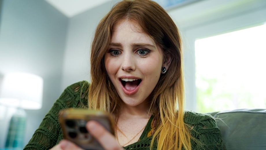 La jeune Lucy Foxx plantureuse se fait marteler sauvagement par son patron pervers Nicky Rebel - 6