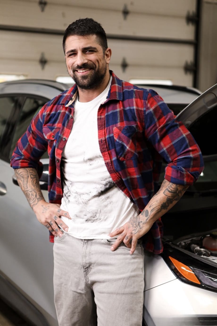 Cam Crawford et Alex Duca en séance torride dans le garage avec des bites palpitantes - 2