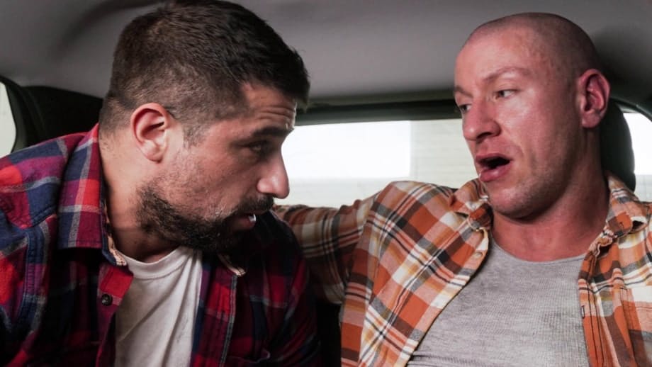 Cam Crawford et Alex Duca en séance torride dans le garage avec des bites palpitantes - 12
