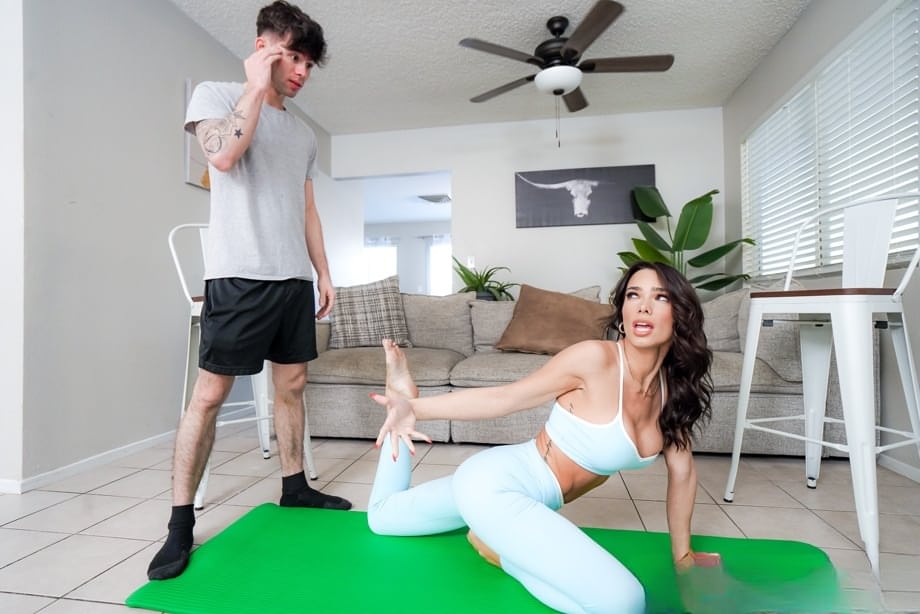 Enzo East ravages his naughty brunette stepmom with intense anal fucking - 8
