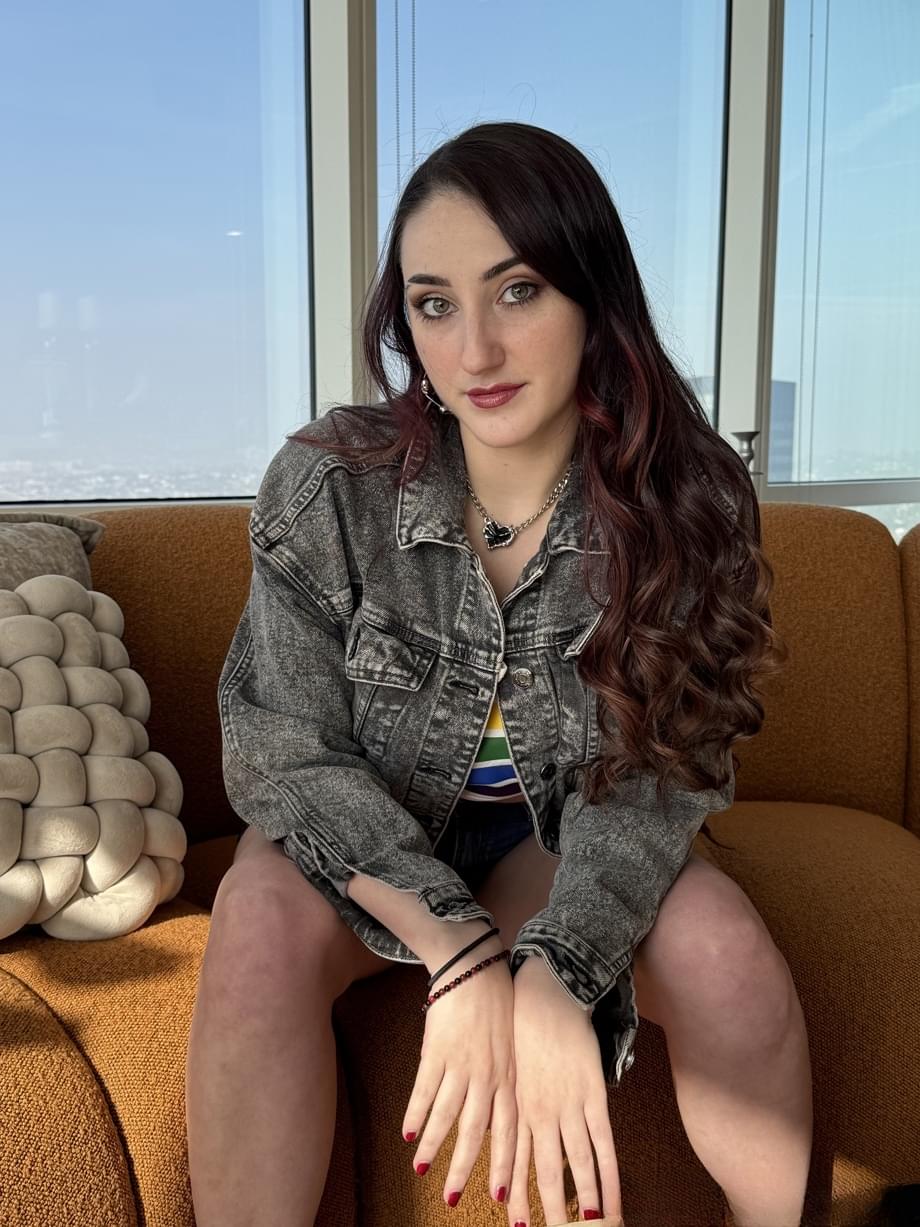 Doxy's kitchen solo as she exposes her perfect perky tits for viewers - 10